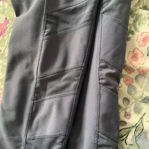 Cropped gray mesh panel leggings